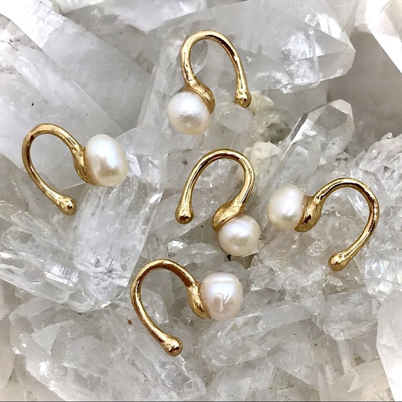 🤍BaubleBar Aleah Ear Cuff Set🤍 - Picture 2 of 7